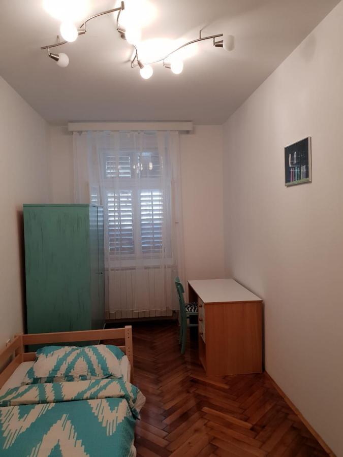 Apartman Pem Pula Luaran gambar